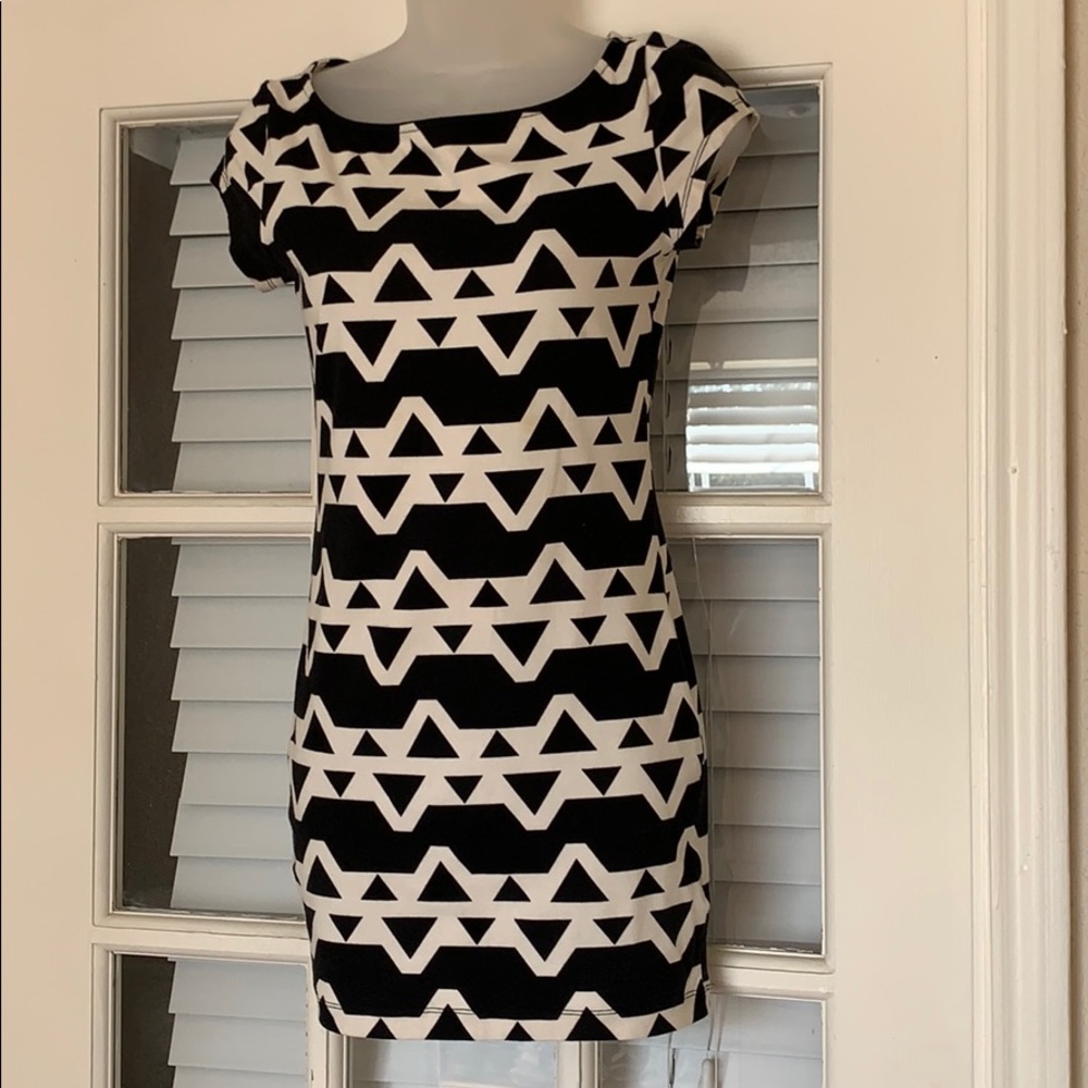 Forever21 Black/Off-White Dress